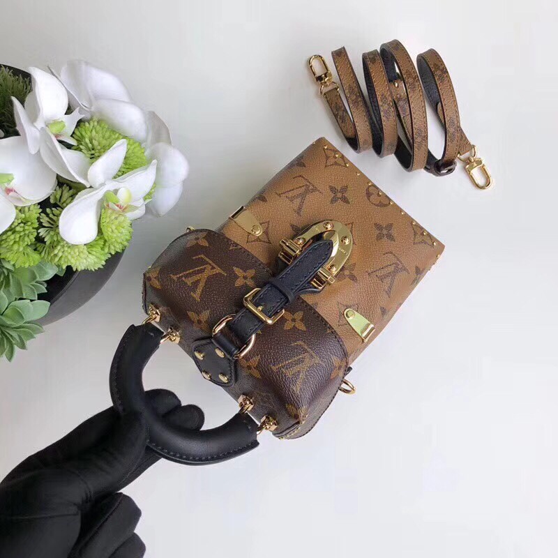 z939494726365_3d5bc1a620fbbf0e96dd2f23ef59b3e8