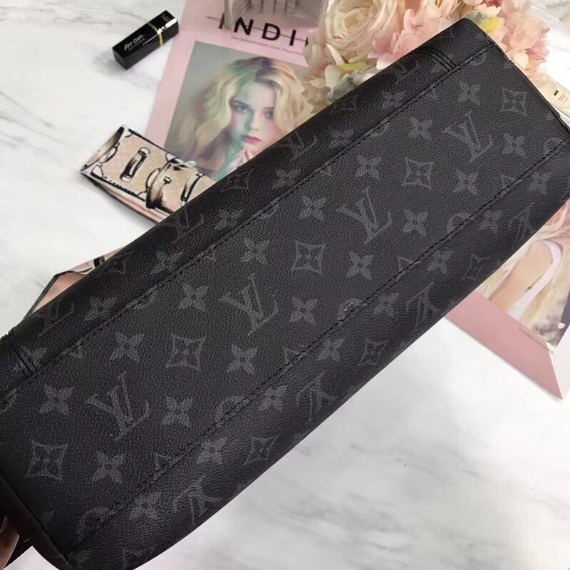 z939494773379_88e67f898acc03e663c02dfd03f4c7d1