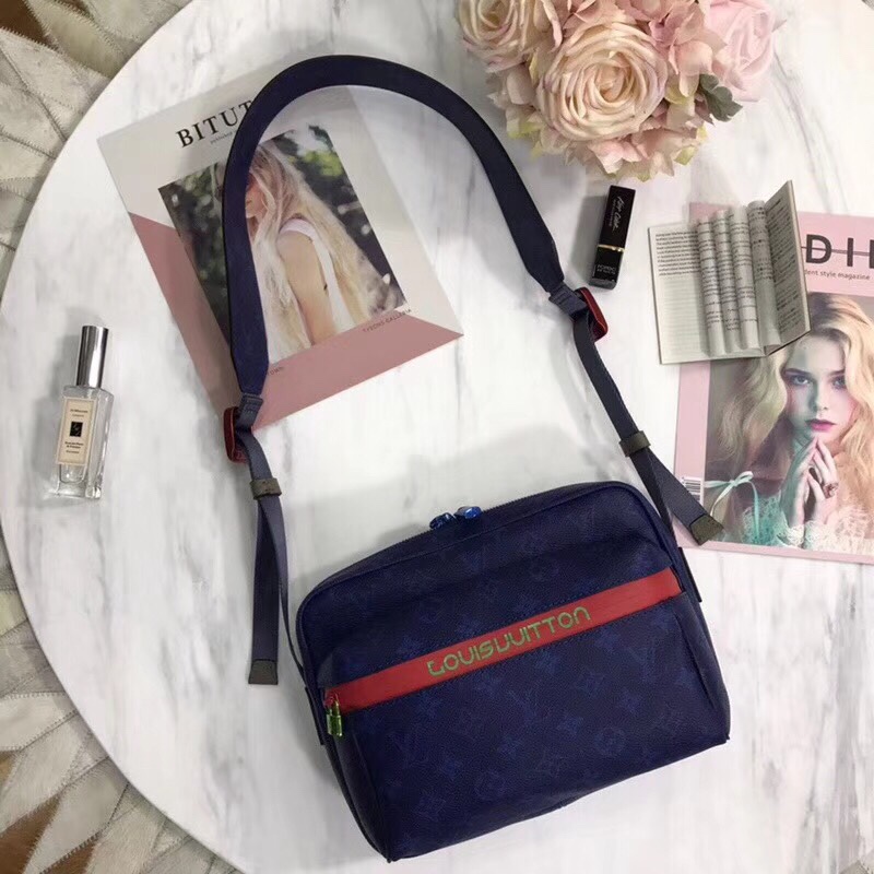 Túi xách nam Louis Vuitton Messenger siêu cấp - TXLV153