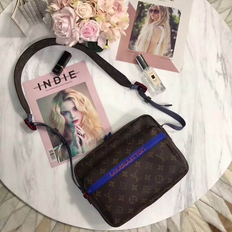 Túi xách nam Louis Vuitton Messenger siêu cấp - TXLV154