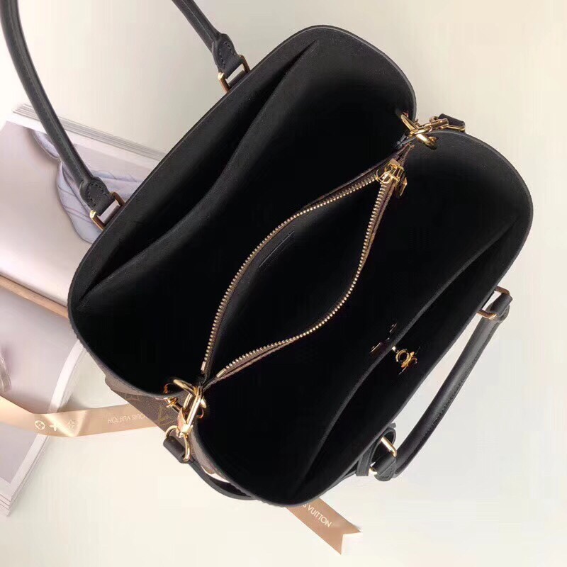 z939494856057_8921d0070f0e36afde3e8b99511bbae1