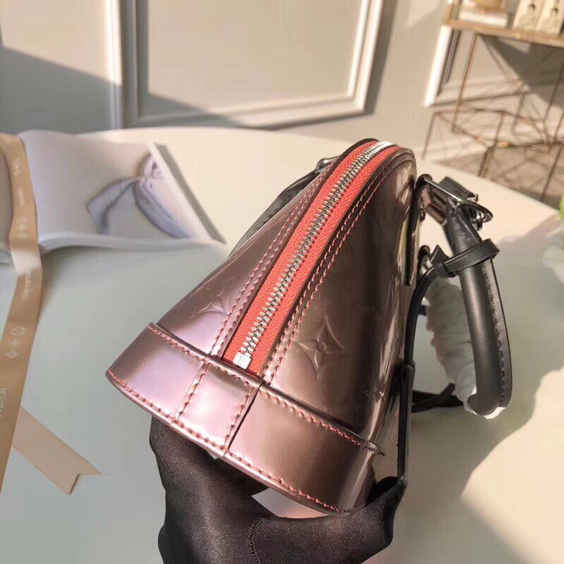 z939494865170_6f9acd1492c49d382de0cbf4ed7aeedf