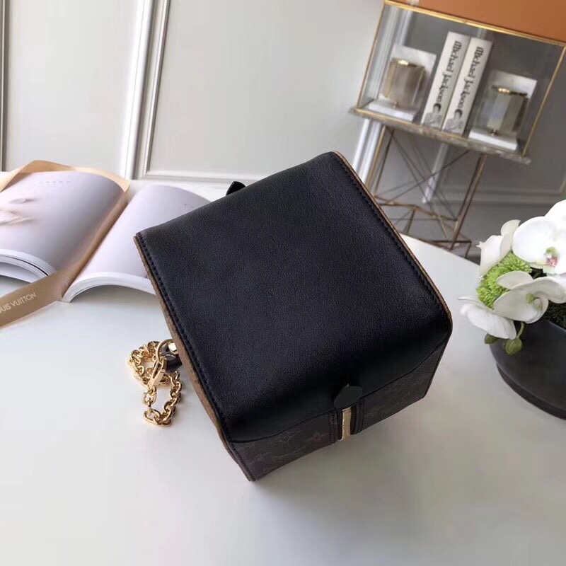 z939754996033_cab3c46127f9c0dde69783dd72714d2d