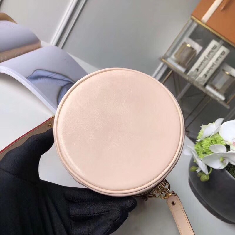 z939755591380_a20225375aafc3f08ab122af21dd011b