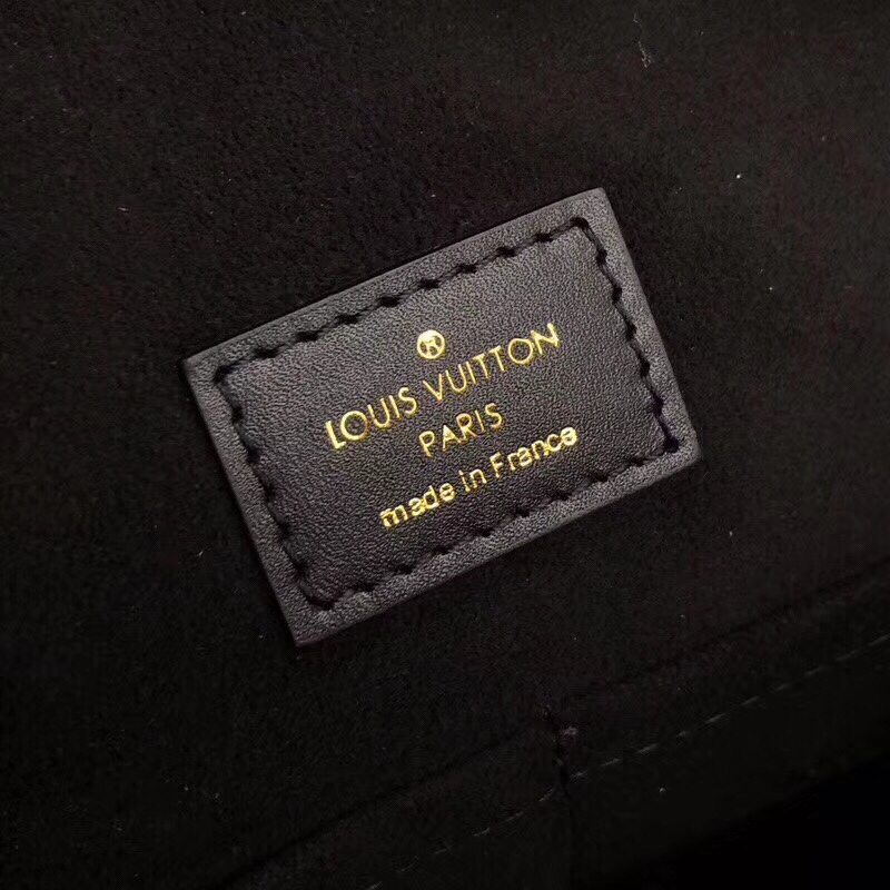 z939755603585_4808c9710b92de1553a74a570c34ae3e