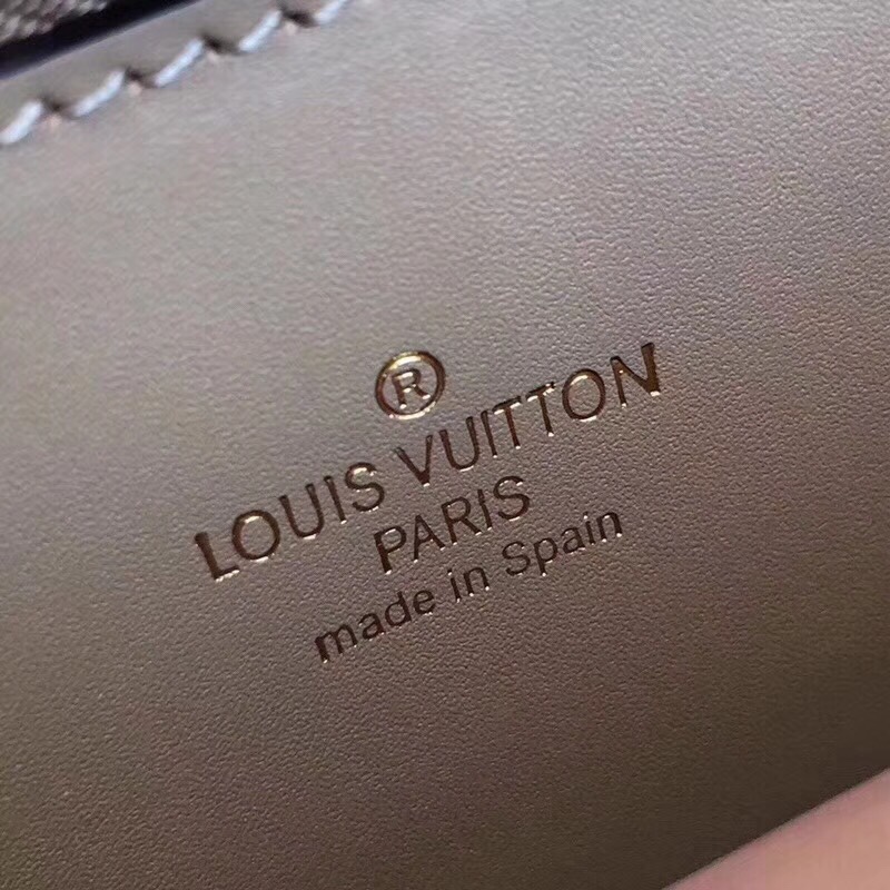 z939755657224_f7d0e9c5032f6535198c04371d66f358