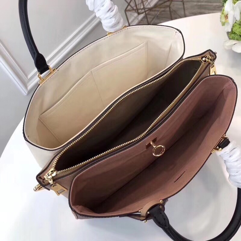 z939755666681_bf5986317c4481246939e64c21216240