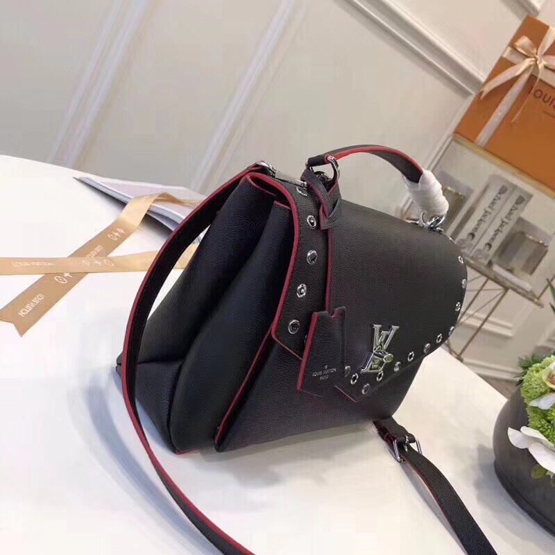 z939755645822_4c8bc3f7c5fa69156ef5e3da6521115a