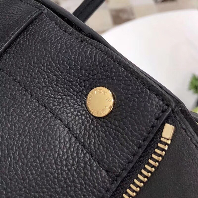 z939756585162_329112495759187f2219a398ffc87b0f