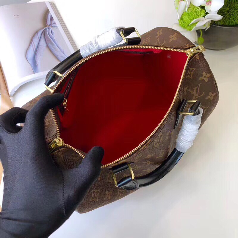 z939757661552_772892ef907ff2ae66179d3aa92ed95c