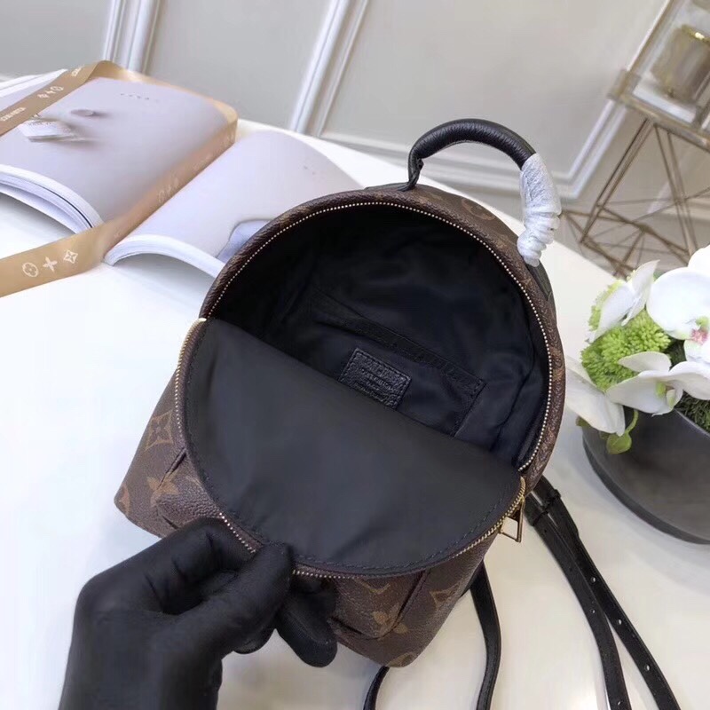 z939757682718_9261bb9d99eed3f0beba8283b89904fb