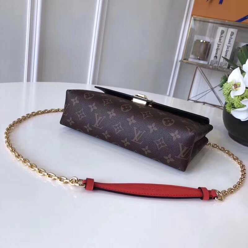 z939757736005_6a23f60c70940107ecab47634b8acc06