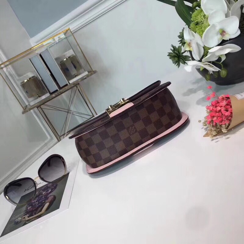 z939759580257_d94ff1d472f3af674ae78db4d83e48ed