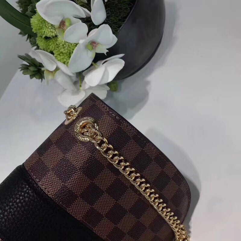 z939759636814_6b1ad1d6d2baf89fa60f38d40f4cf741