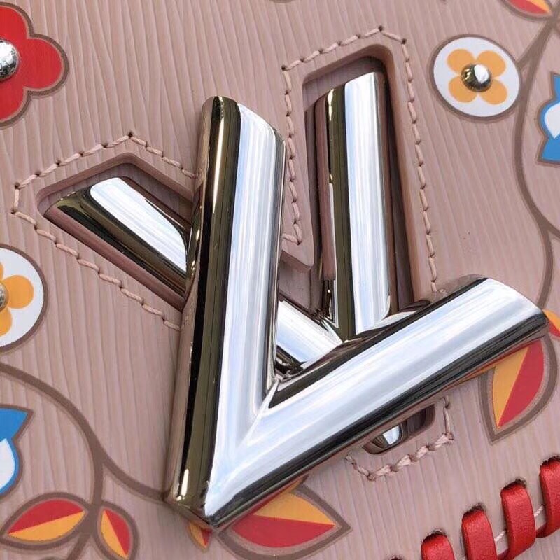 z939760269964_a155a8c0ad499a6a684890f324ef75fb