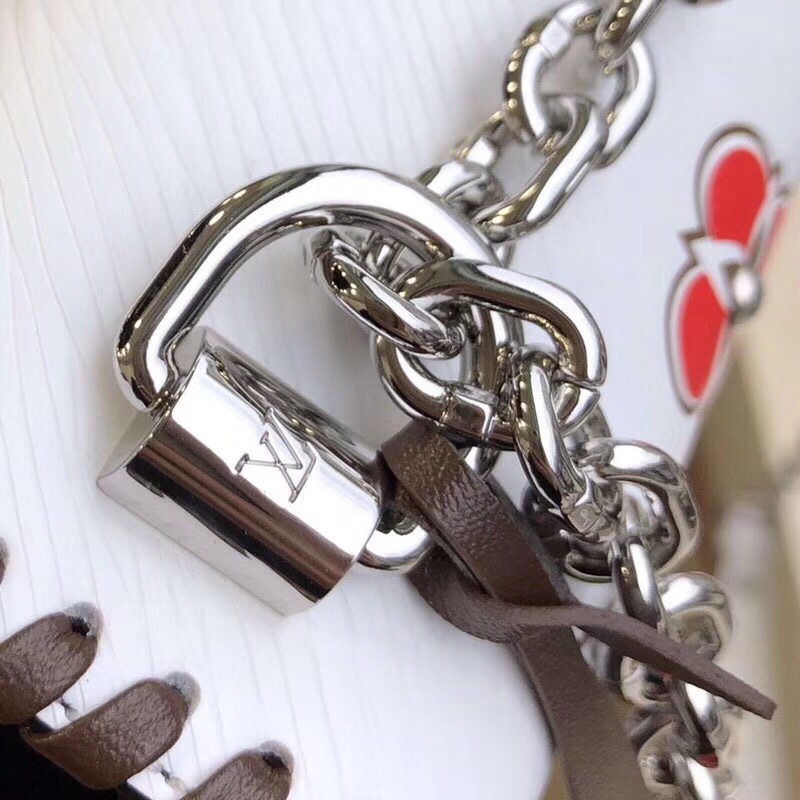 z939760335924_302220290f23ab530feb2e4ce69873f7