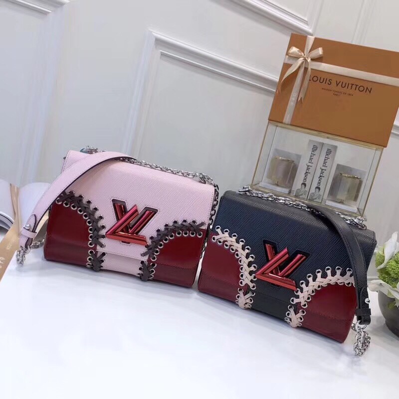 z939760401127_c9d1627fc2fc940382d49a9e9b6a8153