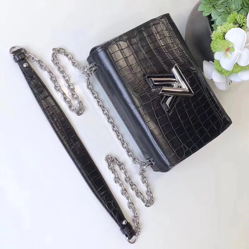 z939760769993_a2d3eb356f67338588ffc2ead4a57163