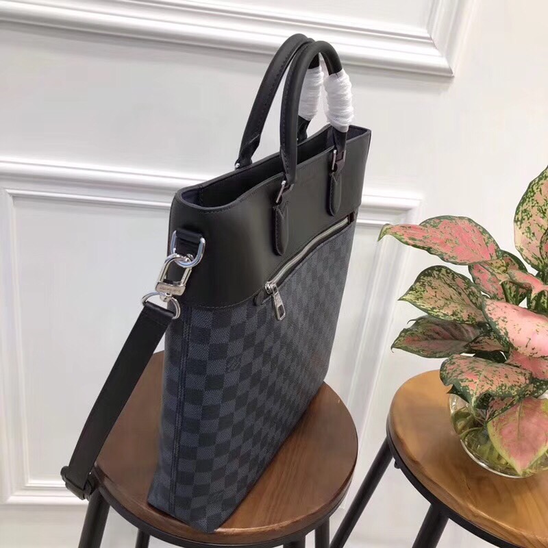 z944341908332_f0485c60029686a61f7ae4df2d0b2680