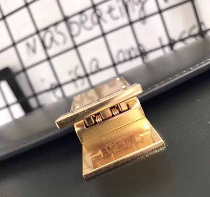 z946186312146_3c89cd418256ddc12a97d636cebd2b14