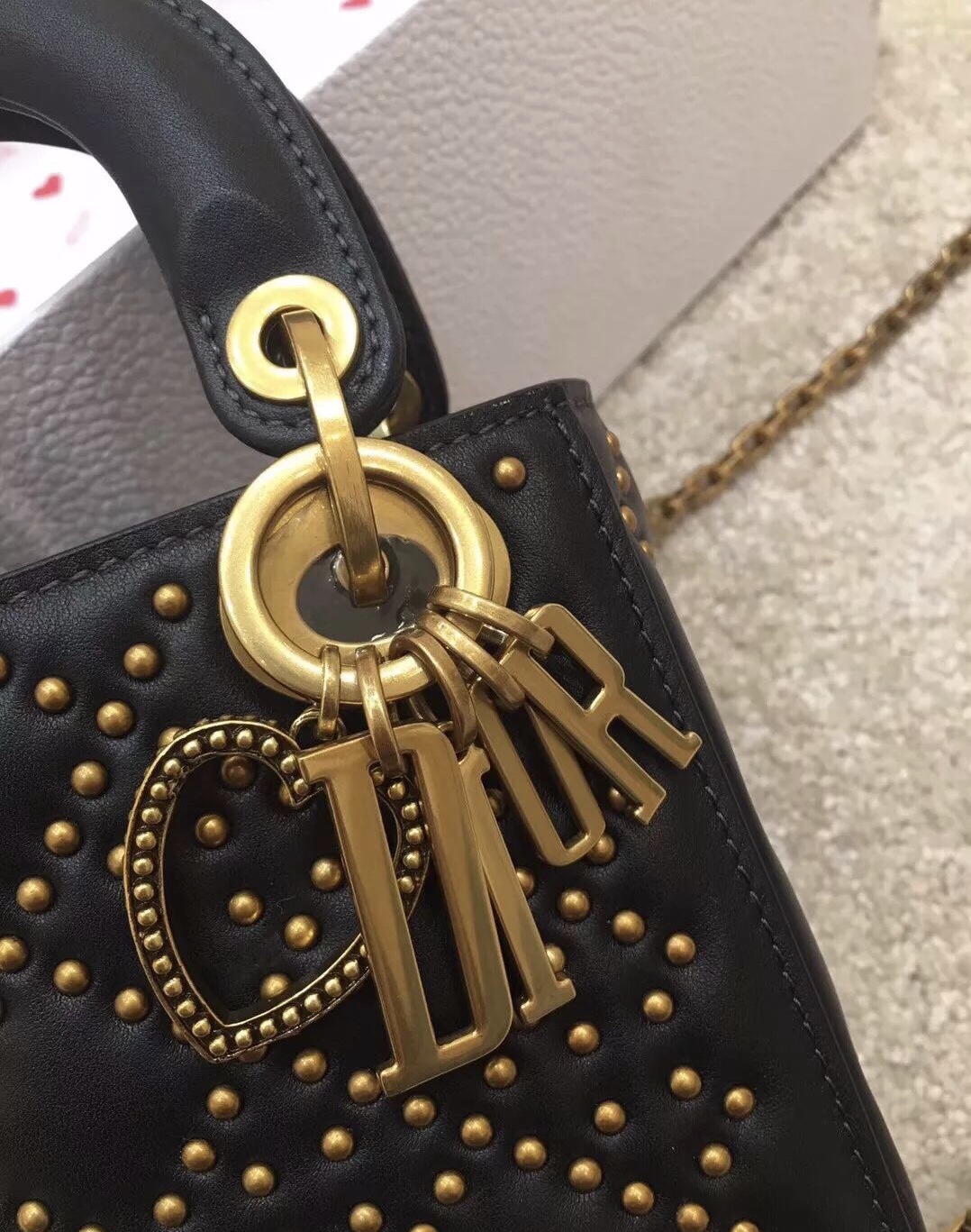 z946186446439_e542d36655690219c874149676471d1b