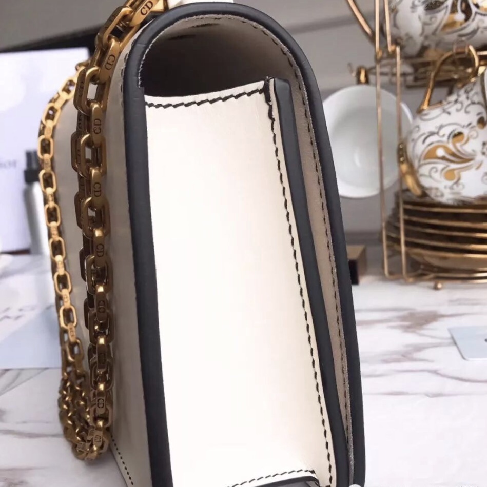 z946186553030_b805af7d0f0c0cd22ac4725b9de45584