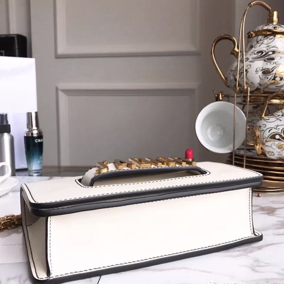 z946186554296_59c1629f543e80fb236540447555ed92