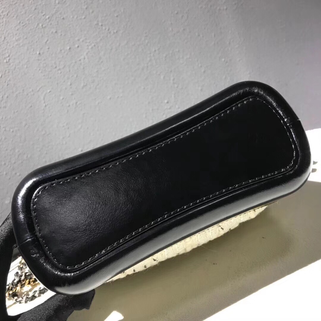 z946848829749_38bfbdb914a416f7dbeb64c6b2ed01c5