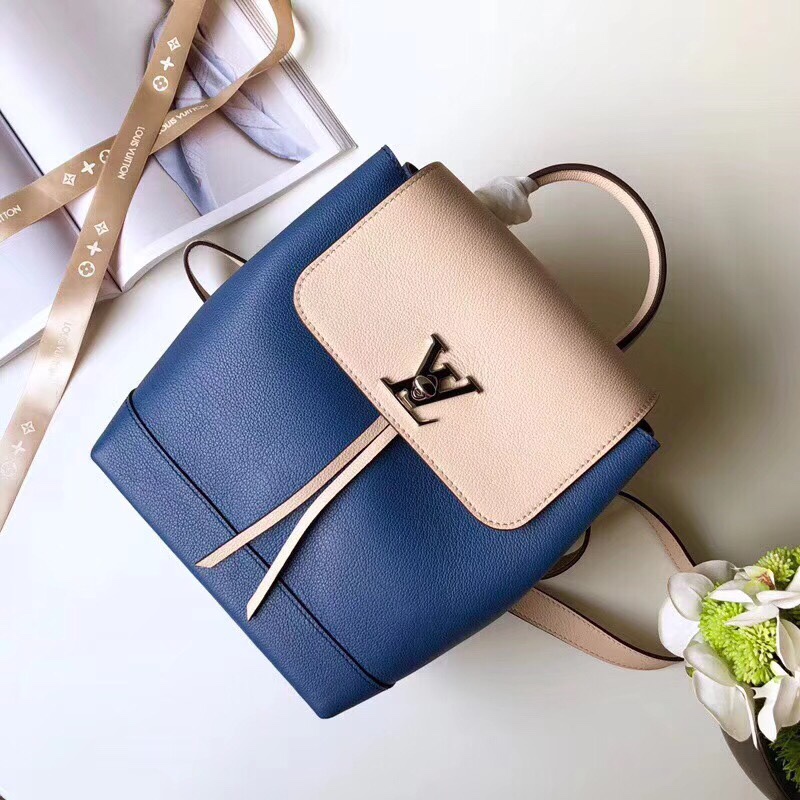 z948050757548_b7bfa569f8025e52661d72ab09bb7653