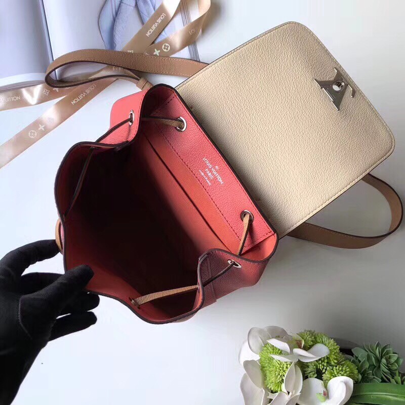 z948050758701_6cd1de95ae4d5c494f875be6e6afeb69