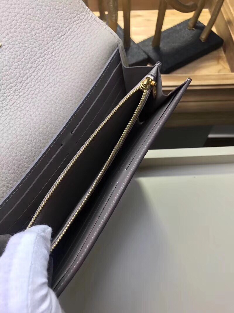 z949575747442_594b3b7d3d0bc4d5701eff516309a774