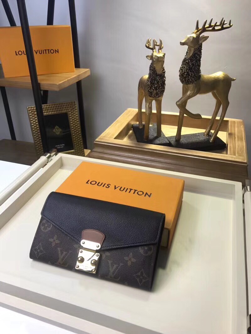 z949762001212_5e1bd2f65d291a2dcc4b7f4e882025b7