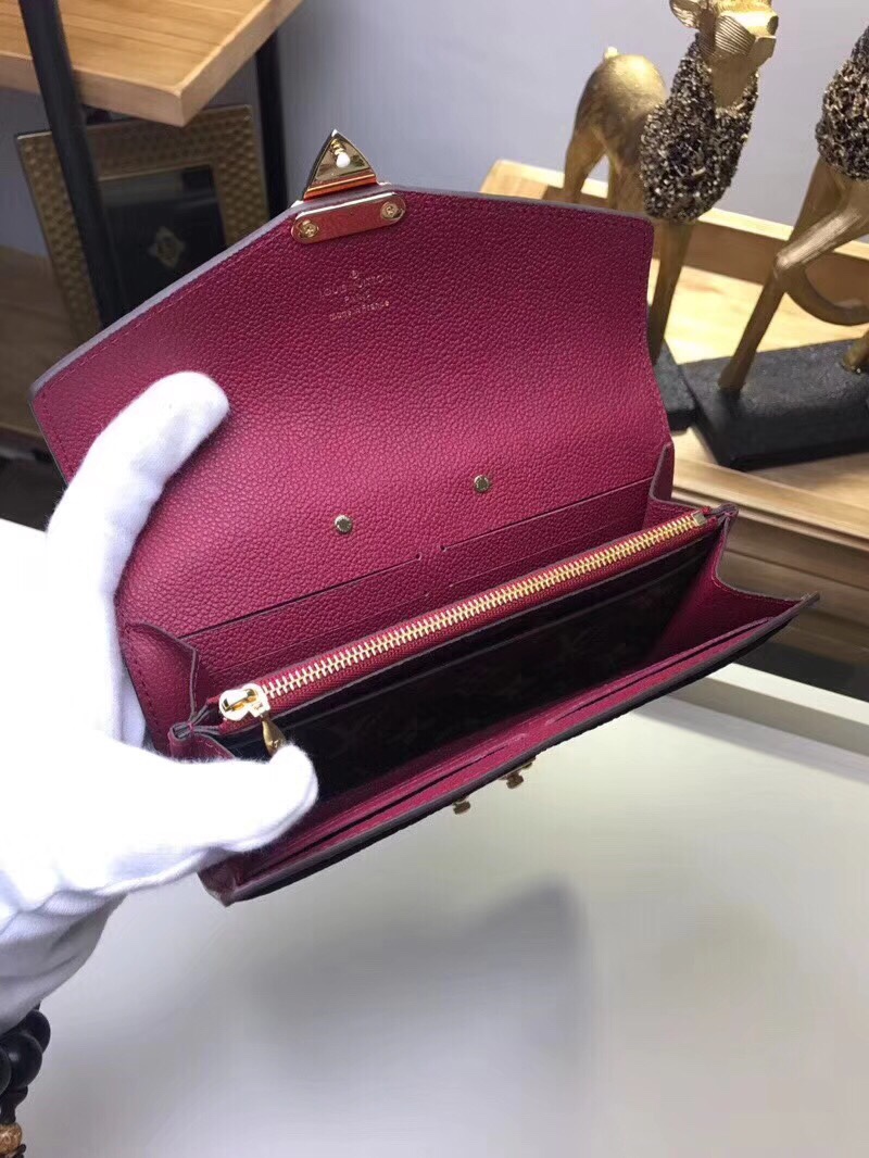 z949762097064_ec50f6ce6fb140c1a293e1402604d0b6