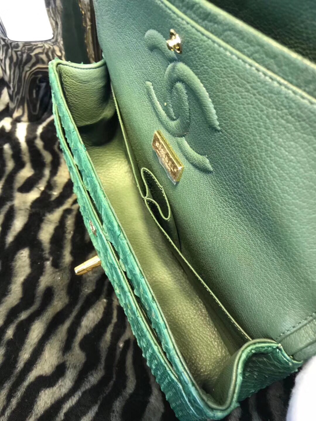 z950739837261_71ea2b5b1193eebb10dfc588618a1d24