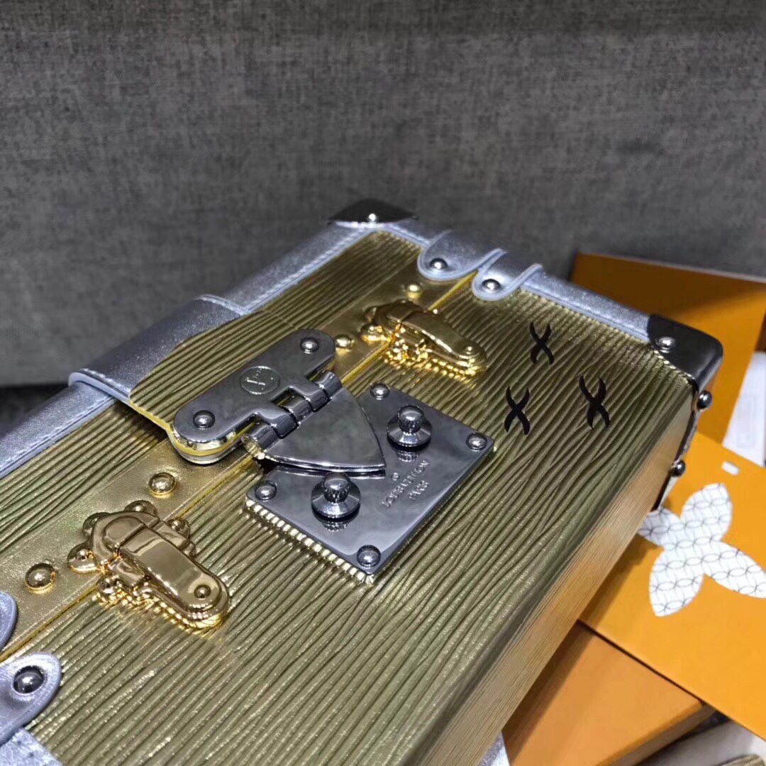 z952765254319_1b627480b4b5c4877d8858c961df6622