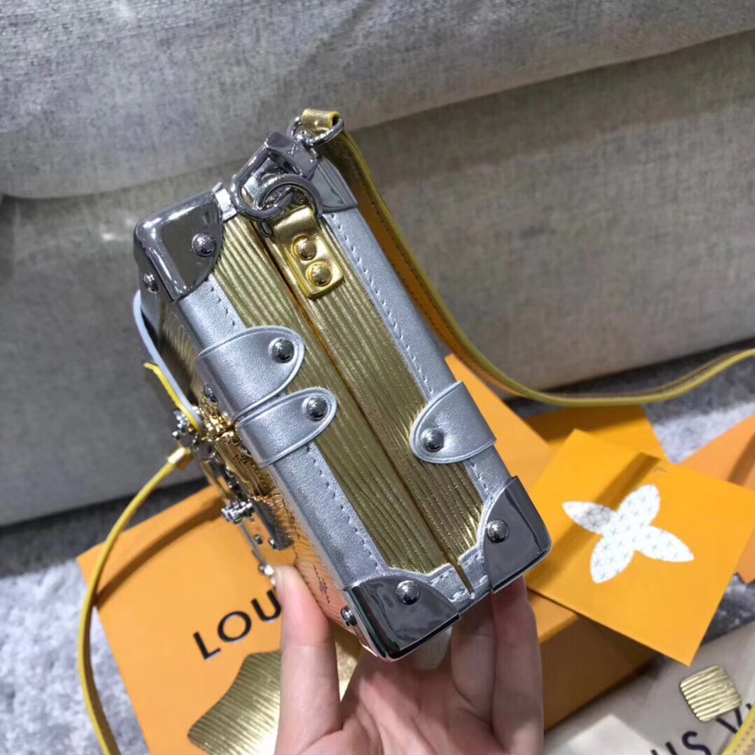 z952765256042_49722c9a50354b3a964b23a514ceb1a2