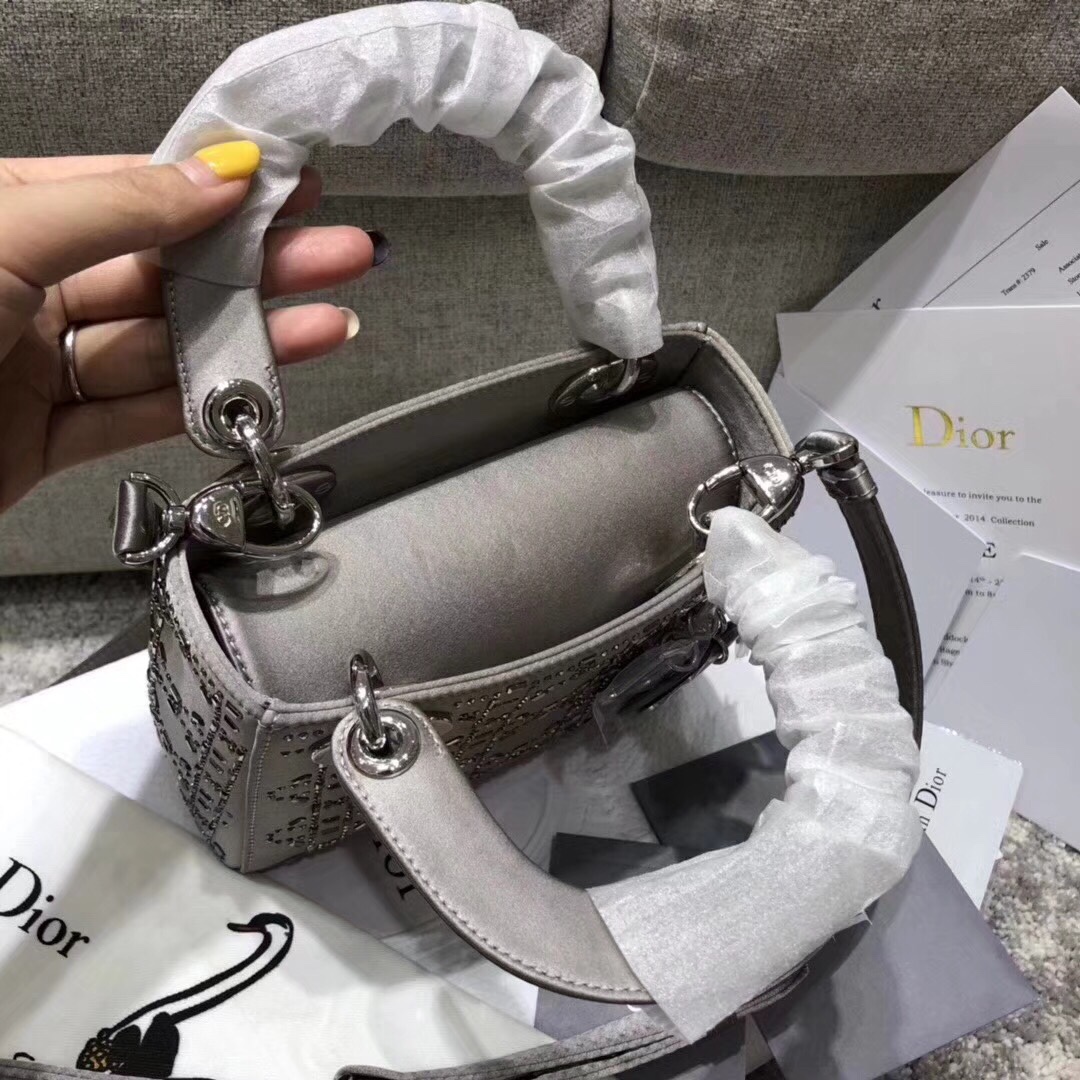 z952765260286_cd548350b0fa2771ff7bf126f42d57b1