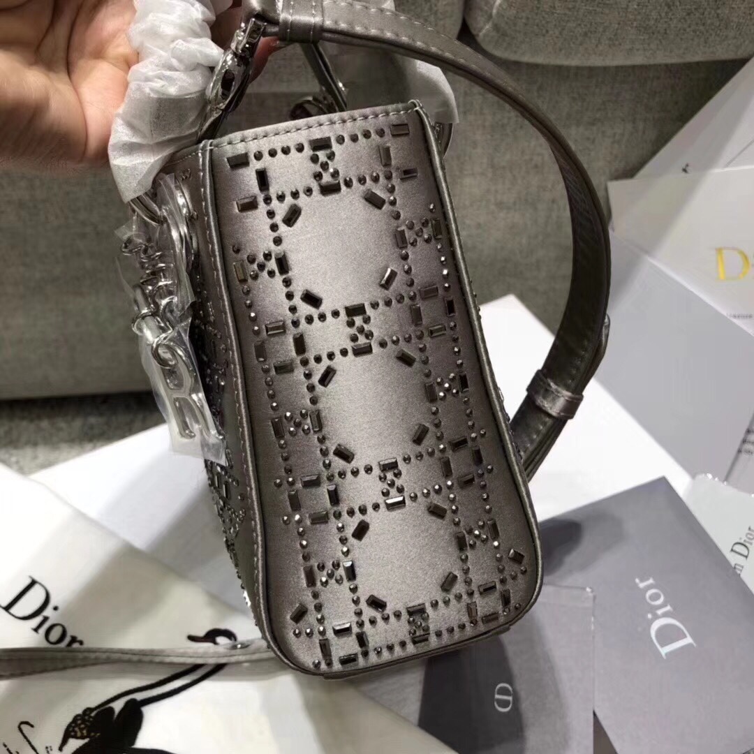 z952765263859_c82c87b1d87d423bed1b694bd5ee2e52