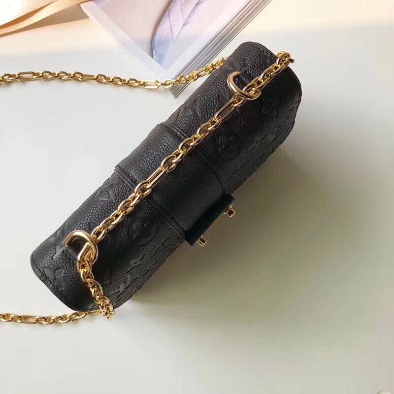 z954475039499_edfd506fcad21915aa1b25d91c509d8d