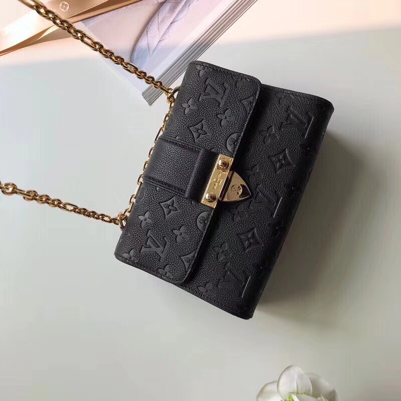 z954475041488_b3b7602814a94b891279b9925cab0349