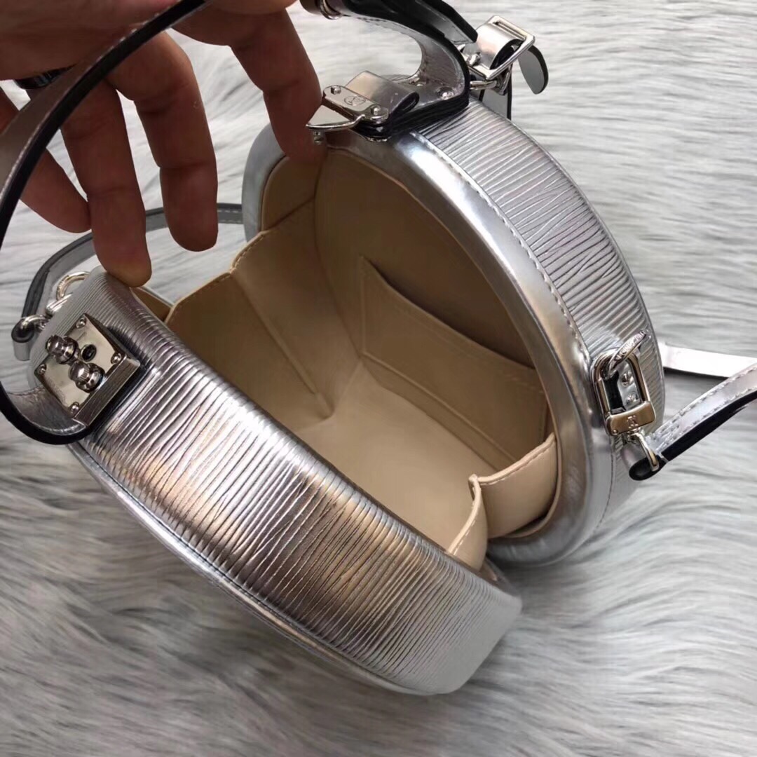 z1002432954058_31f6bd0226b88541f8a0e93c5e0a7ba7