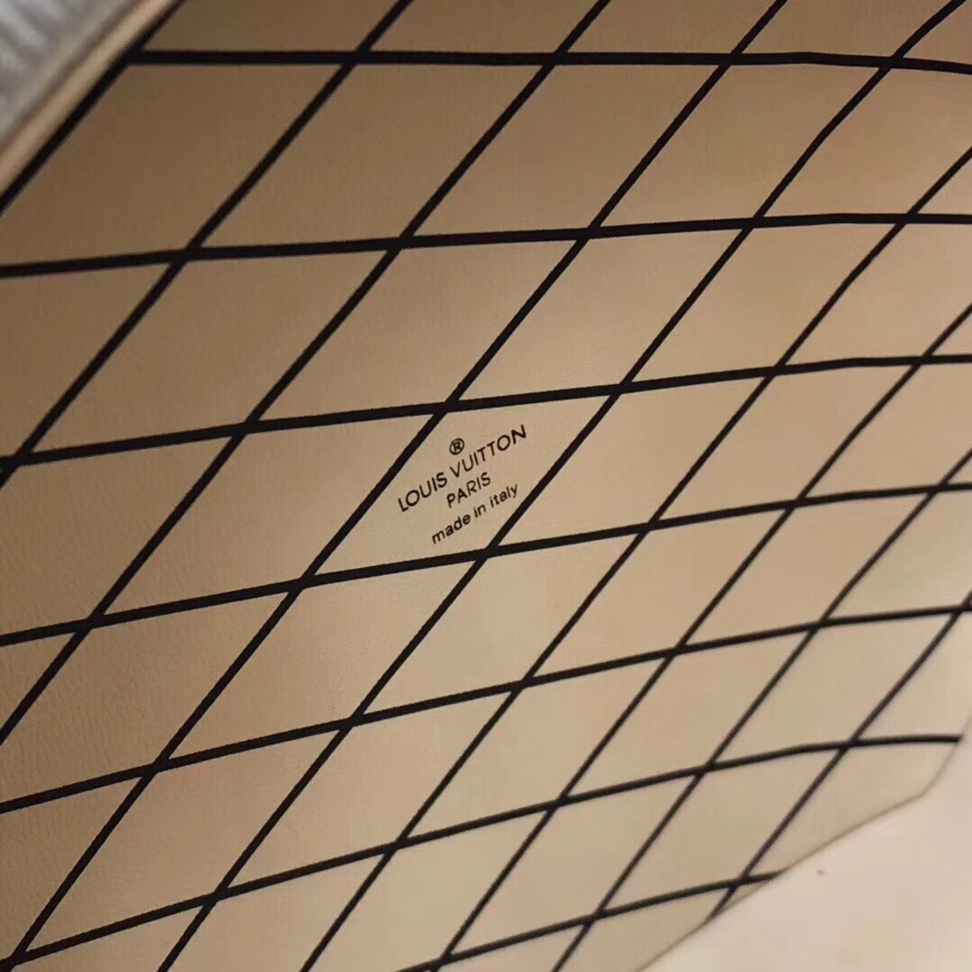 z1002432966273_363edf71c00fc56c37b3dbb3c87e925a