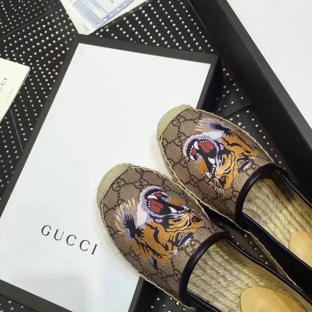 z1011455632137_76a21c082daa5723c98bb1656b8a6154