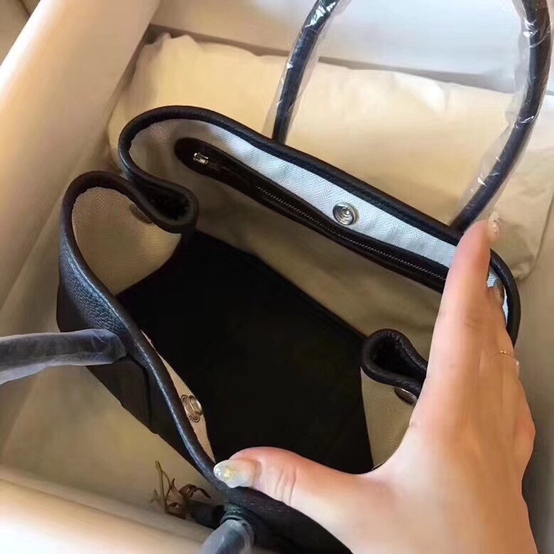 z1026475644702_20ac86ef9692dcbab327eb8f29d57092