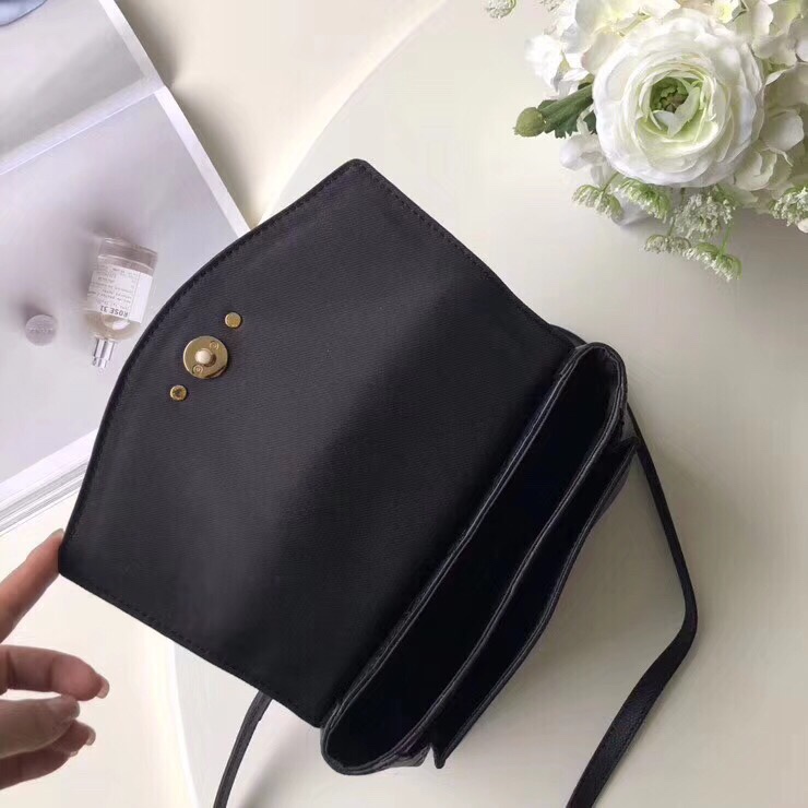 z1048139374372_e972633e2691830aadb88ab88030ad13