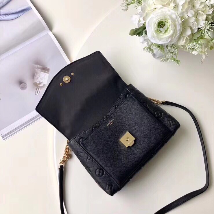 z1048139378054_77a55f82c8e9c8ac928ab527af3a6657