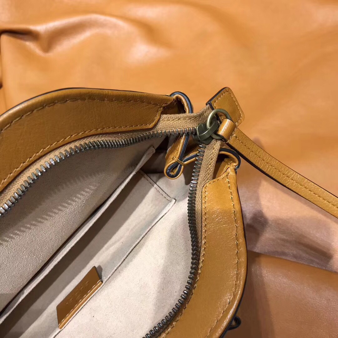 z1055327844973_764eca1fed2907f7700f2da31bcaf8af