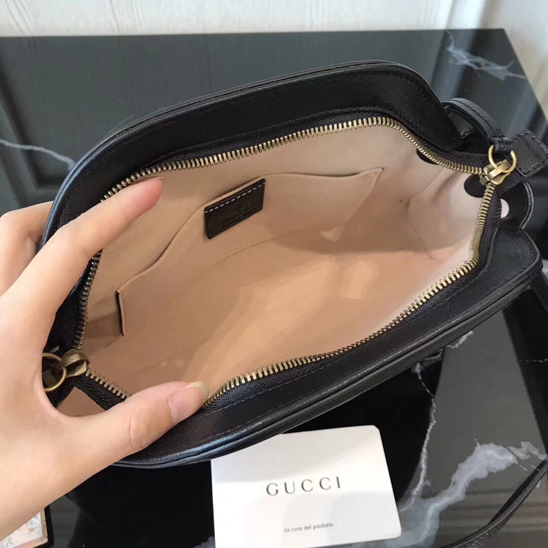 z1055328019560_7806b35b49c7fe26804d1351e4a09260