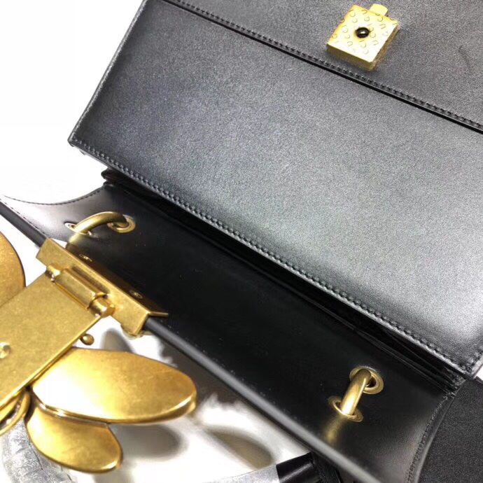 z1056428585021_12f64d58ab75043c393d6fa520330cac