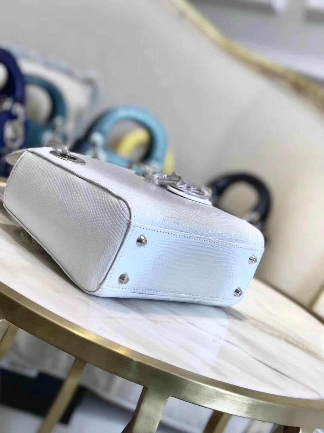 z1063553203110_6205acd66c790815ef1f3d17997baabc